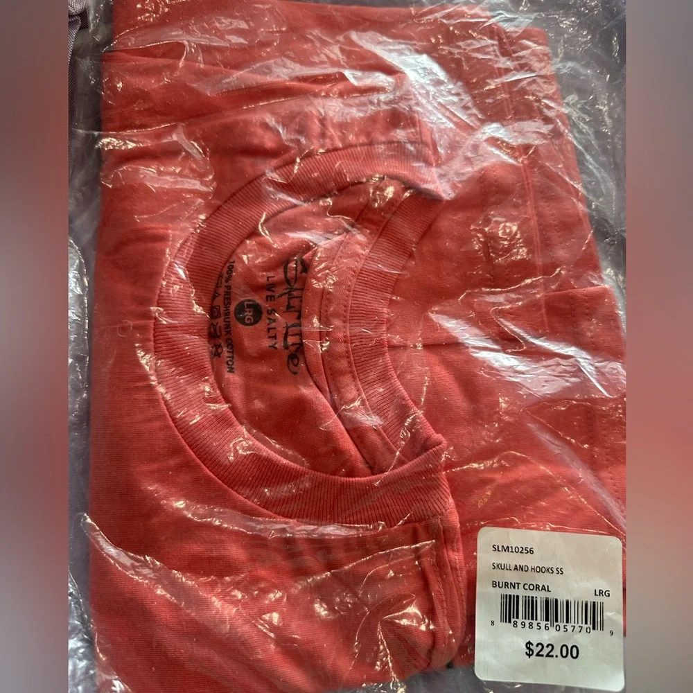 Men’s burnt coral Salt Life T-shirt, skull & hook decals. NWT, size large - Picture 5 of 8